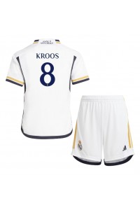 Real Madrid Toni Kroos #8 Jalkapallovaatteet Lasten Kotipeliasu 2023-24 Lyhythihainen (+ Lyhyet housut)
